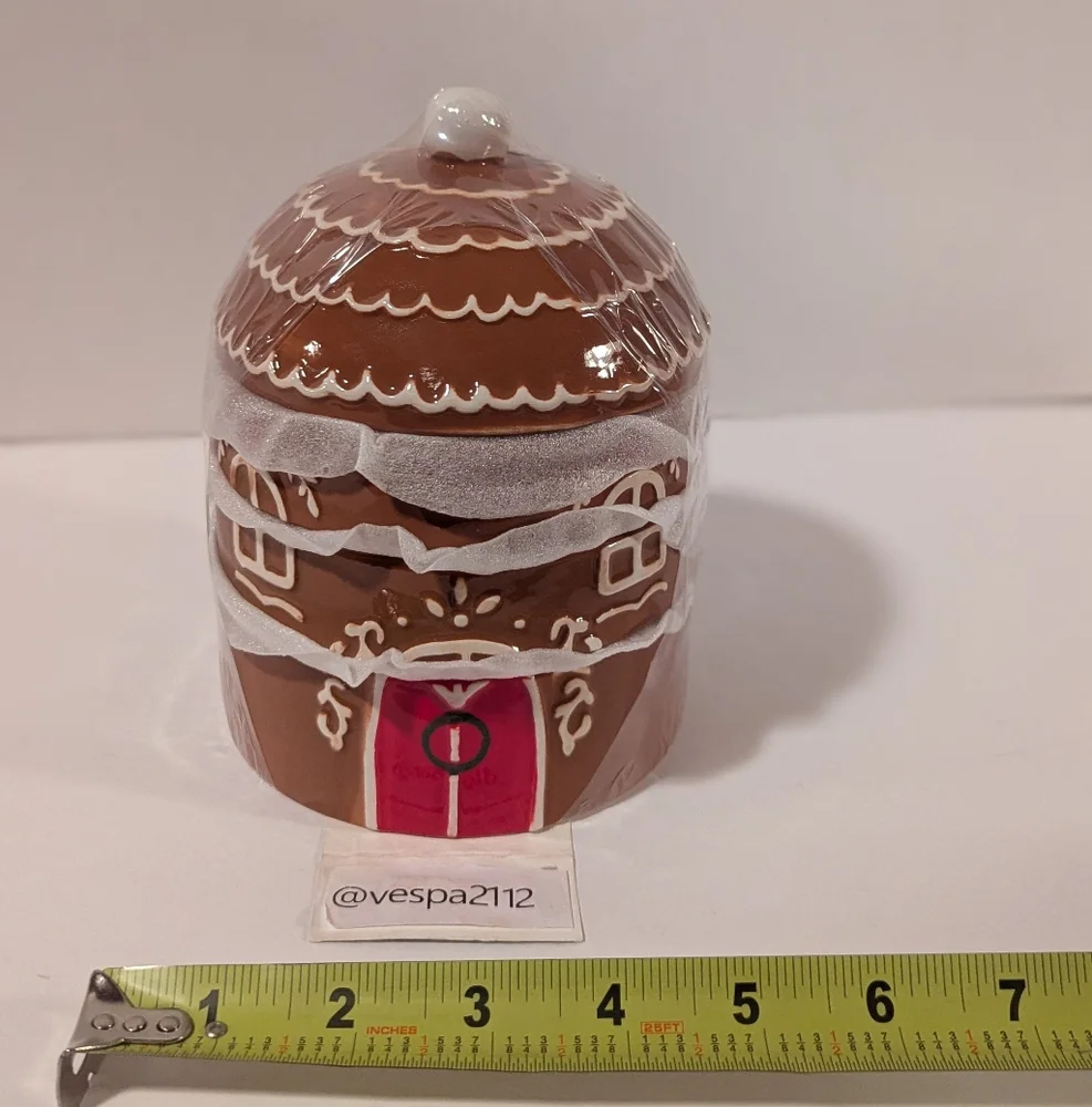 Target Bullseye Playground Christmas Gingerbread House Measuring Cups Set